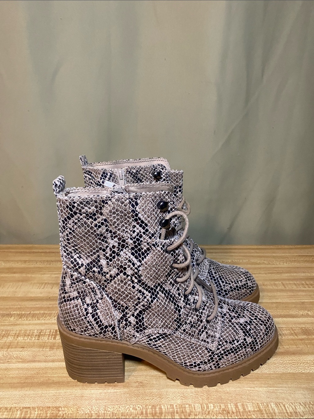 Sonoma Goods for Life Spotted Women’s High heel combat Ankle Boots Women’s 9.5M